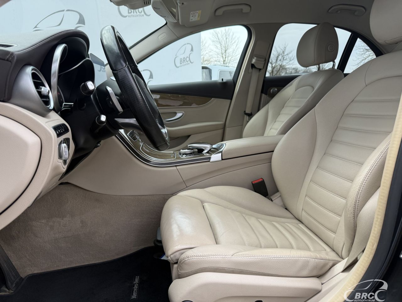 Mercedes-Benz C350 | 24