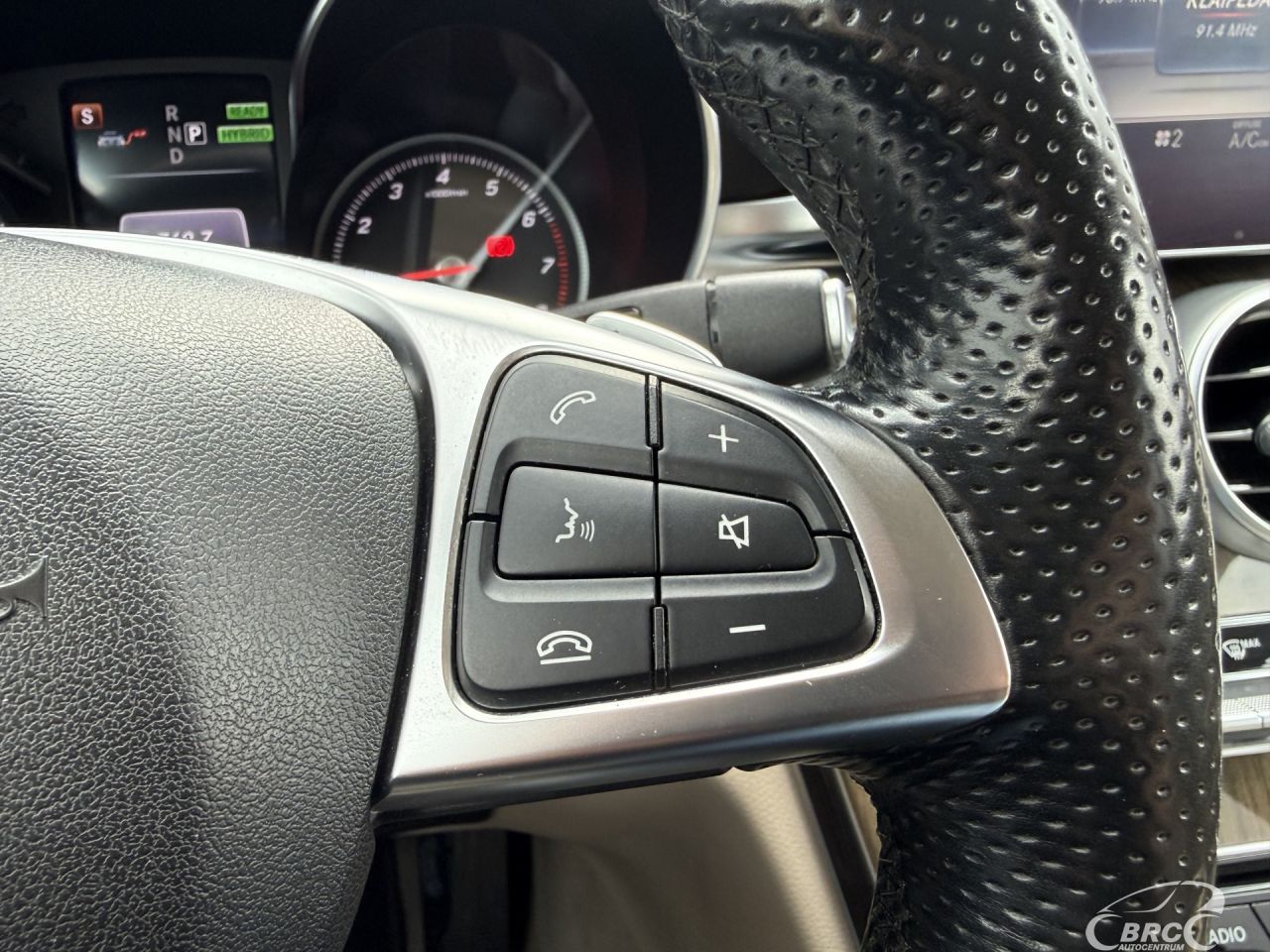 Mercedes-Benz C350 | 32