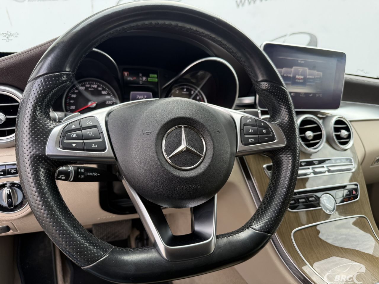 Mercedes-Benz C350 | 29