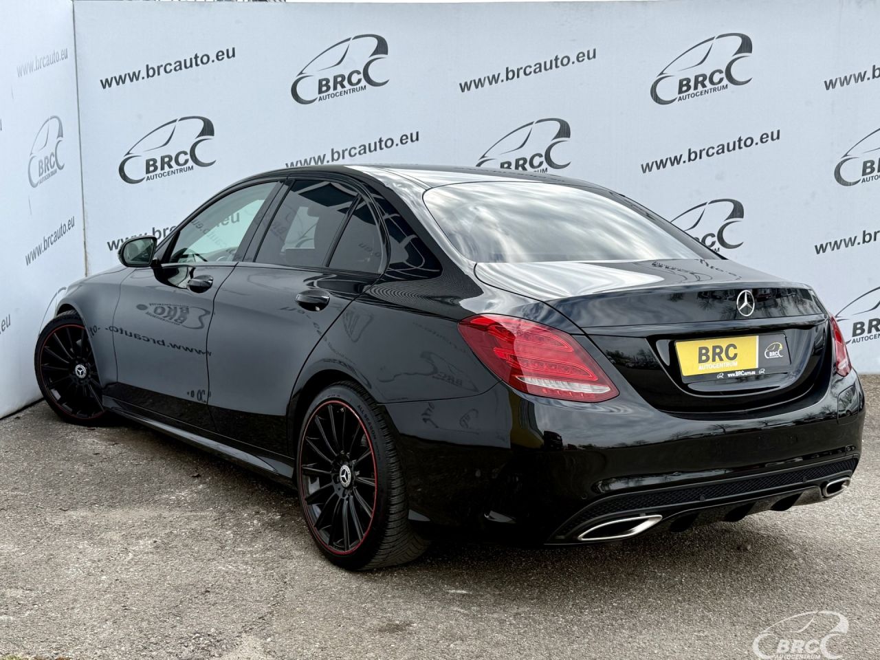 Mercedes-Benz C350 | 4
