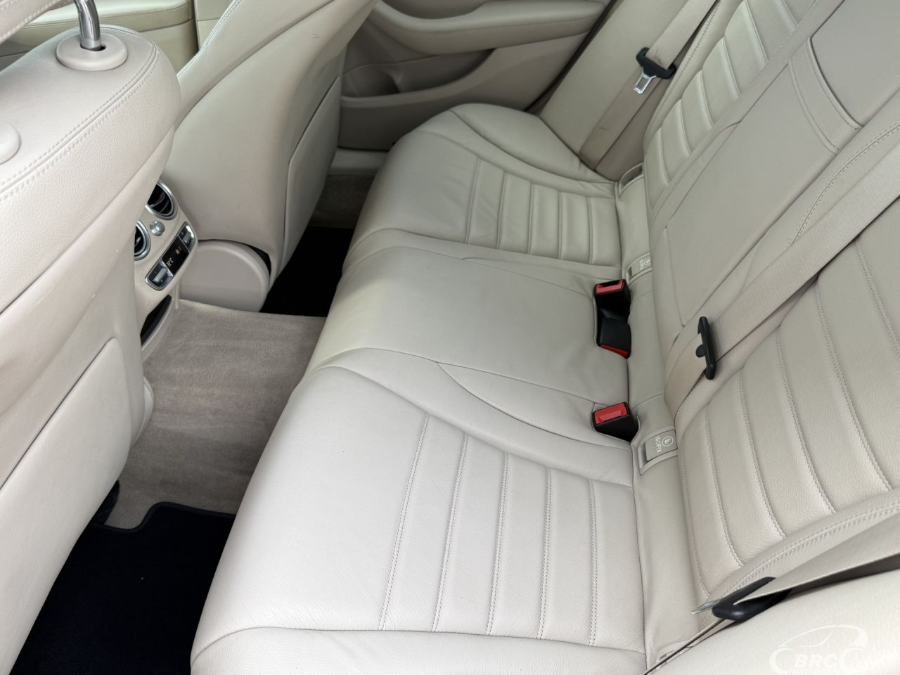 Mercedes-Benz C350 | 20