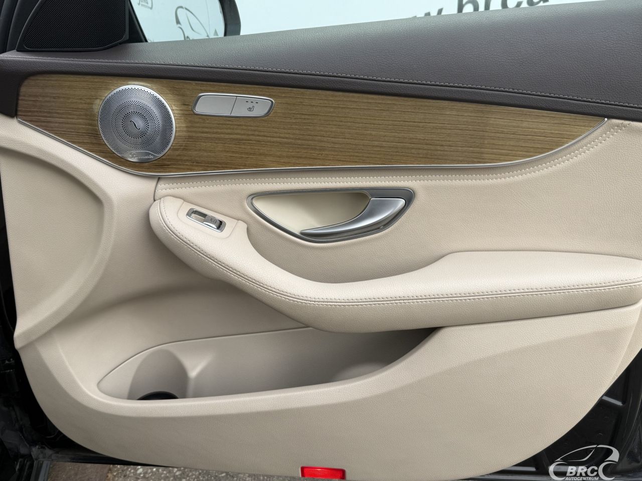 Mercedes-Benz C350 | 10