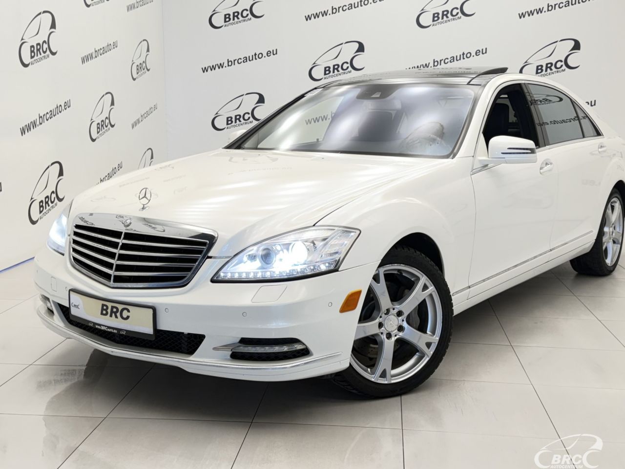Mercedes-Benz S550 | 48