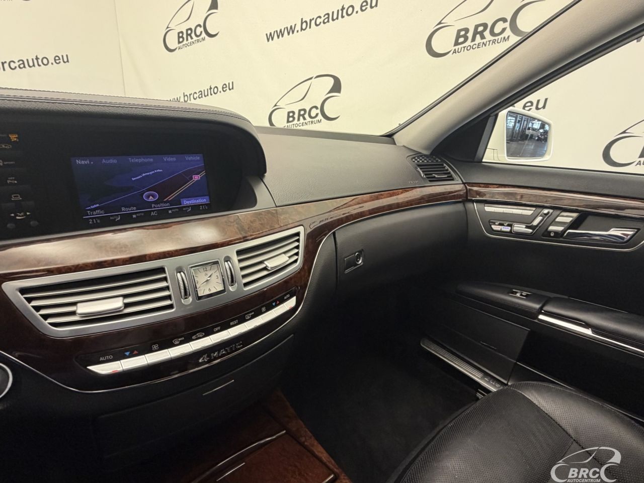 Mercedes-Benz S550 | 28