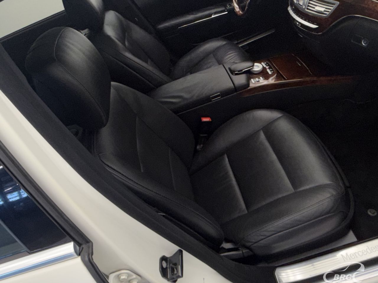 Mercedes-Benz S550 | 4
