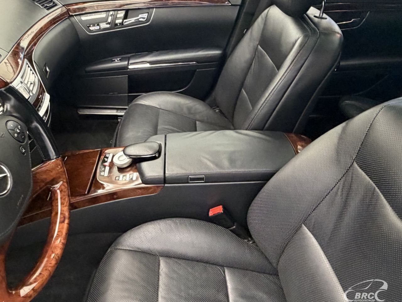 Mercedes-Benz S550 | 25