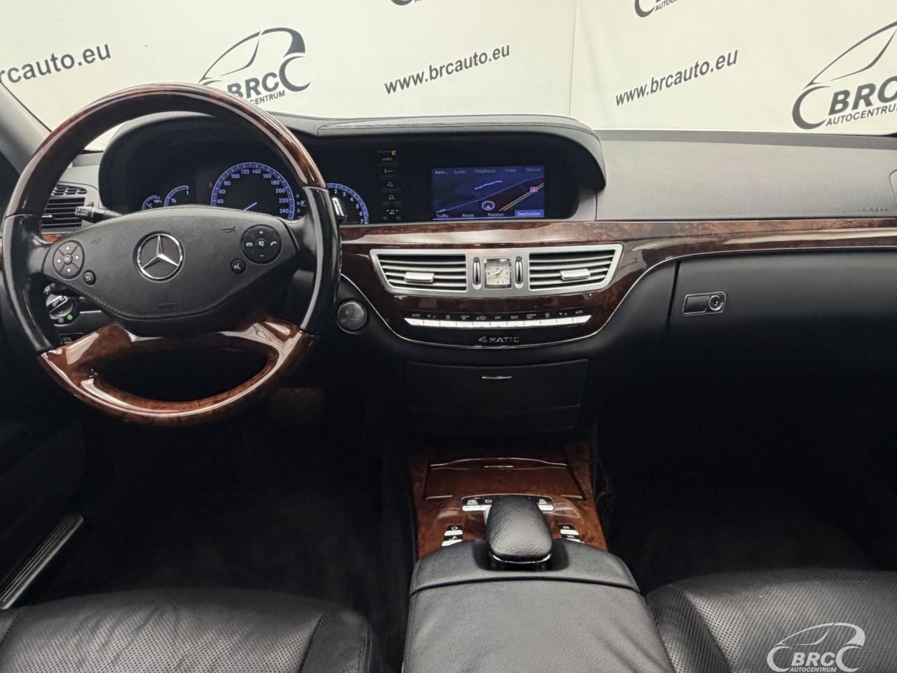 Mercedes-Benz S550 | 16