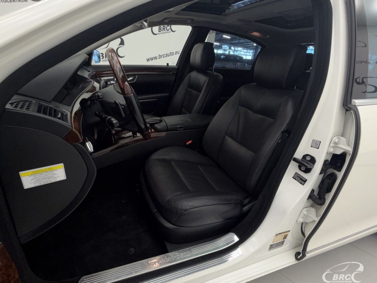 Mercedes-Benz S550 | 24