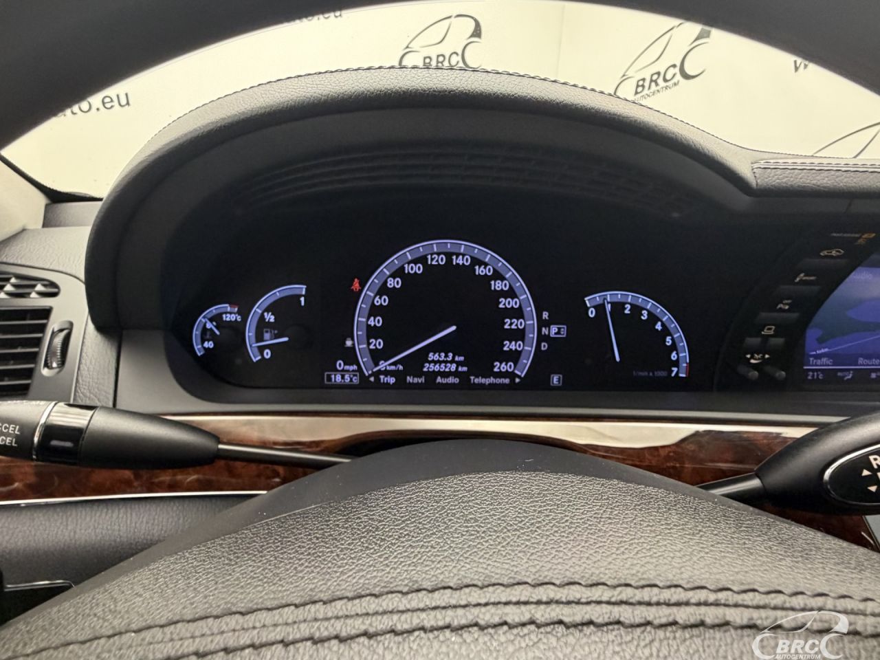 Mercedes-Benz S550 | 32
