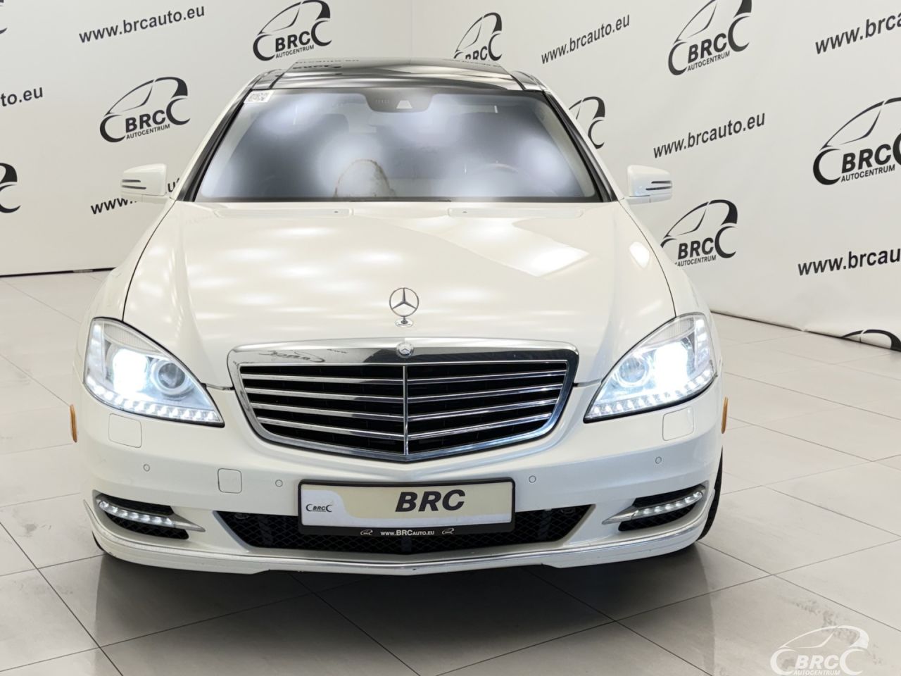 Mercedes-Benz S550 | 50