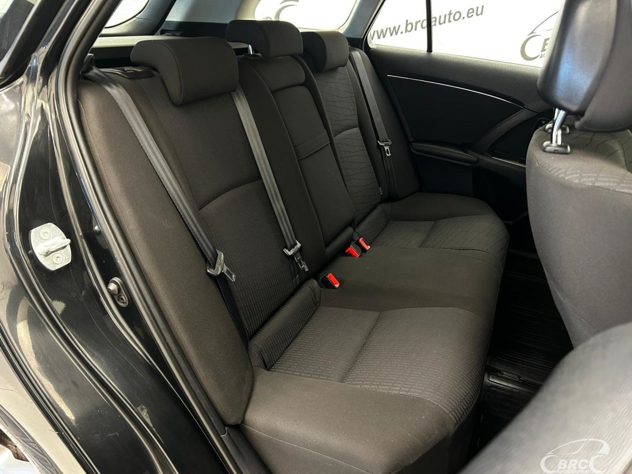 Toyota Avensis | 7