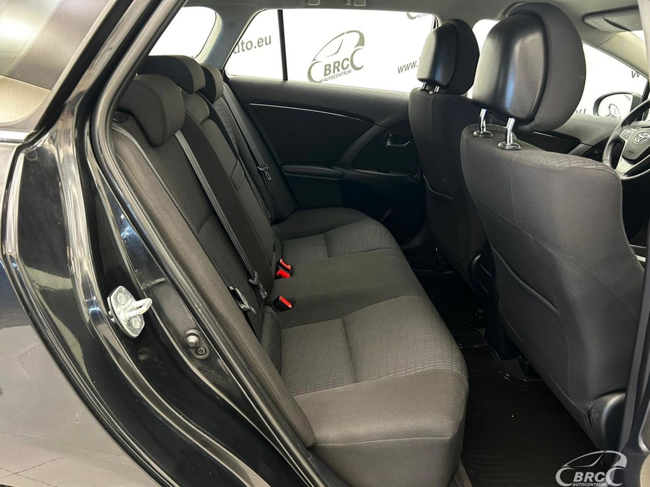 Toyota Avensis | 8