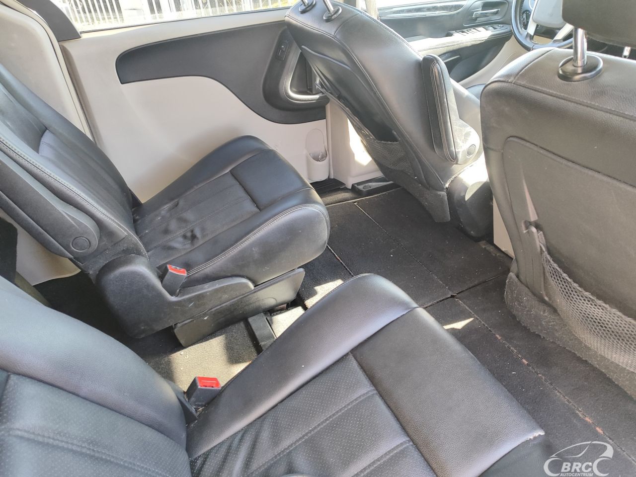 Chrysler Town & Country | 8