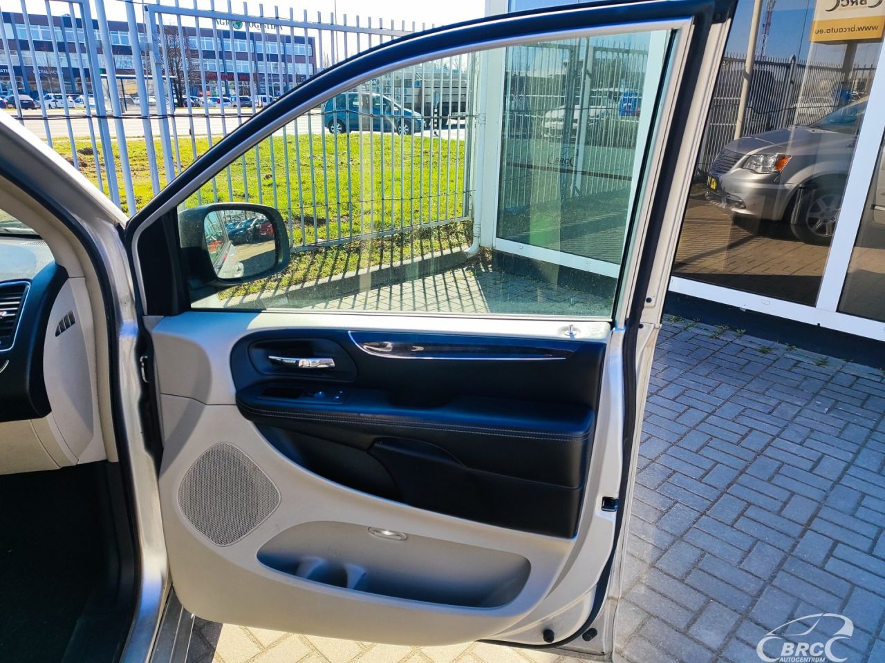 Chrysler Town & Country | 31