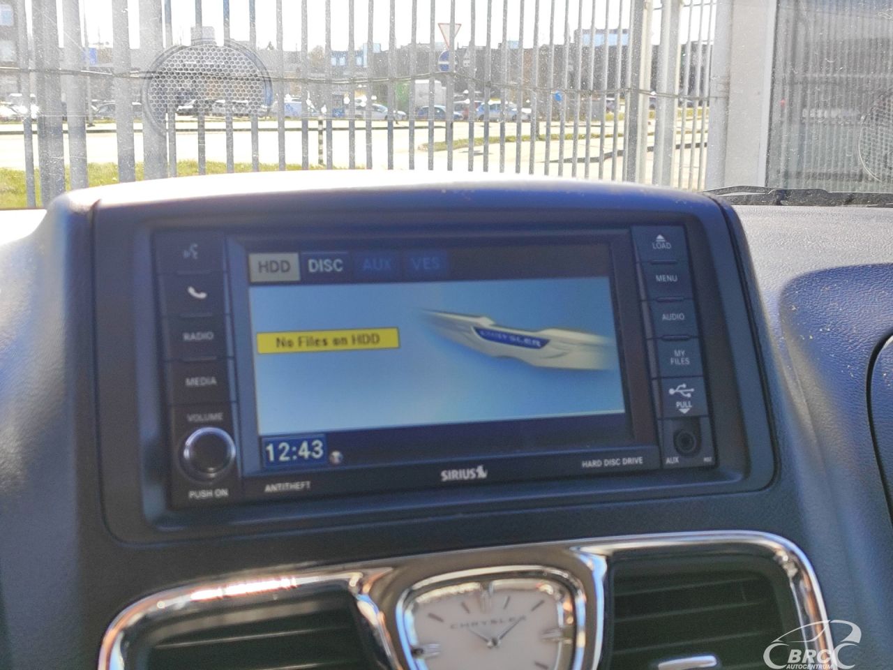 Chrysler Town & Country | 25