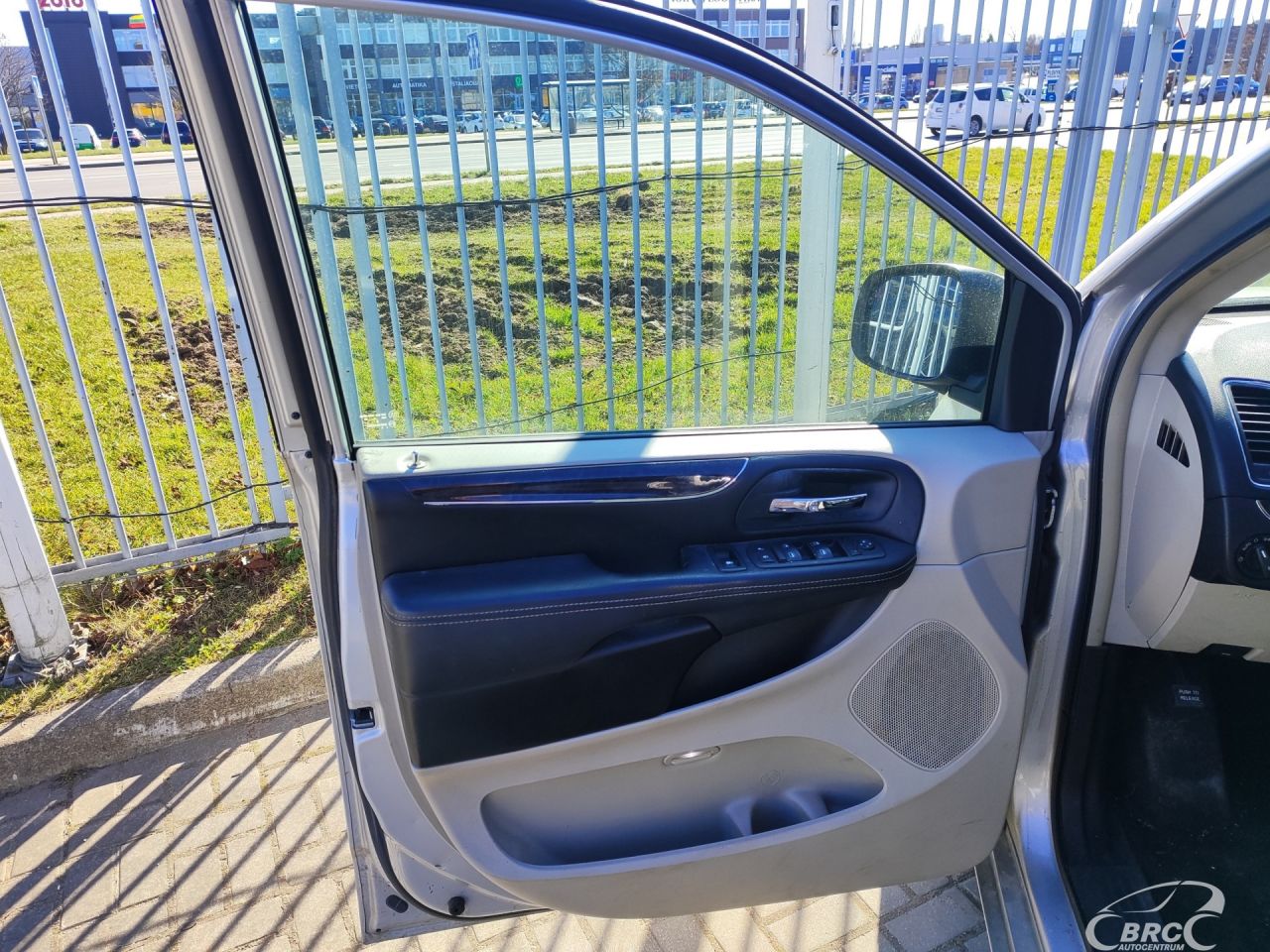 Chrysler Town & Country | 15