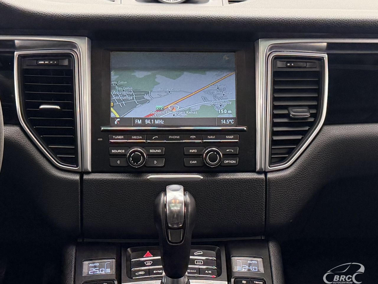 Porsche Macan | 16