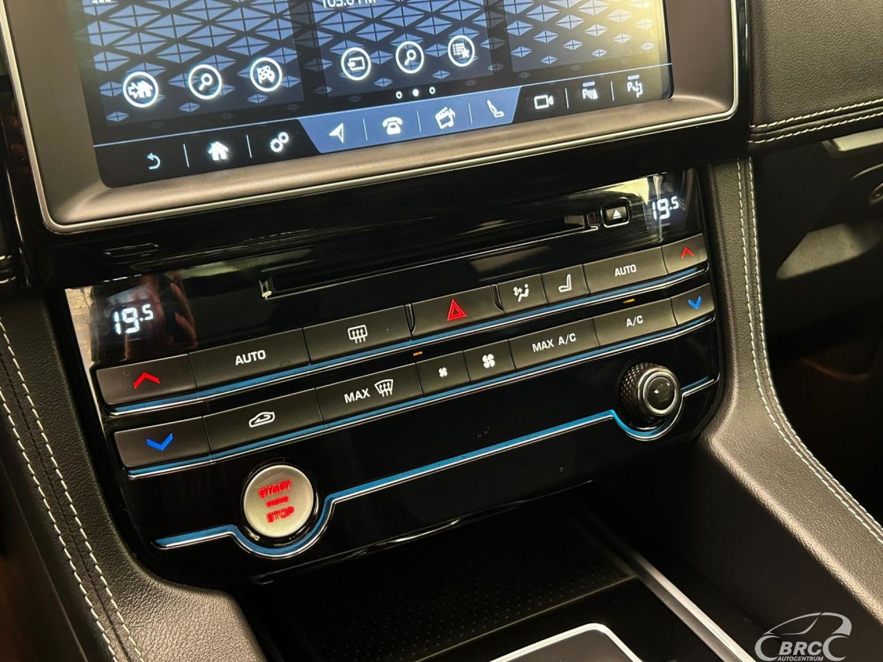 Jaguar F-Pace | 23