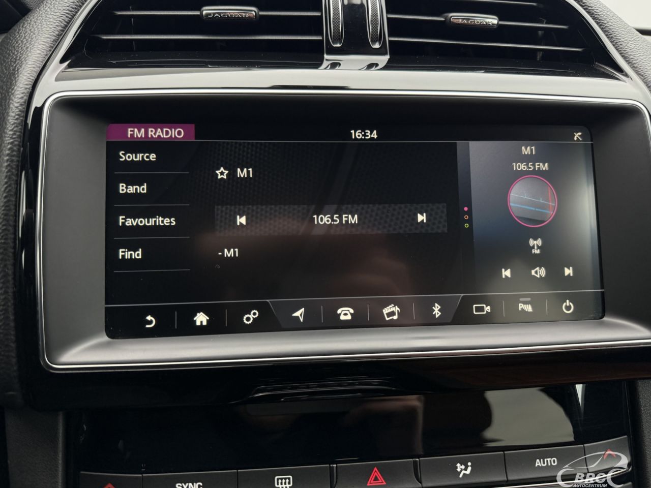 Jaguar F-Pace | 24