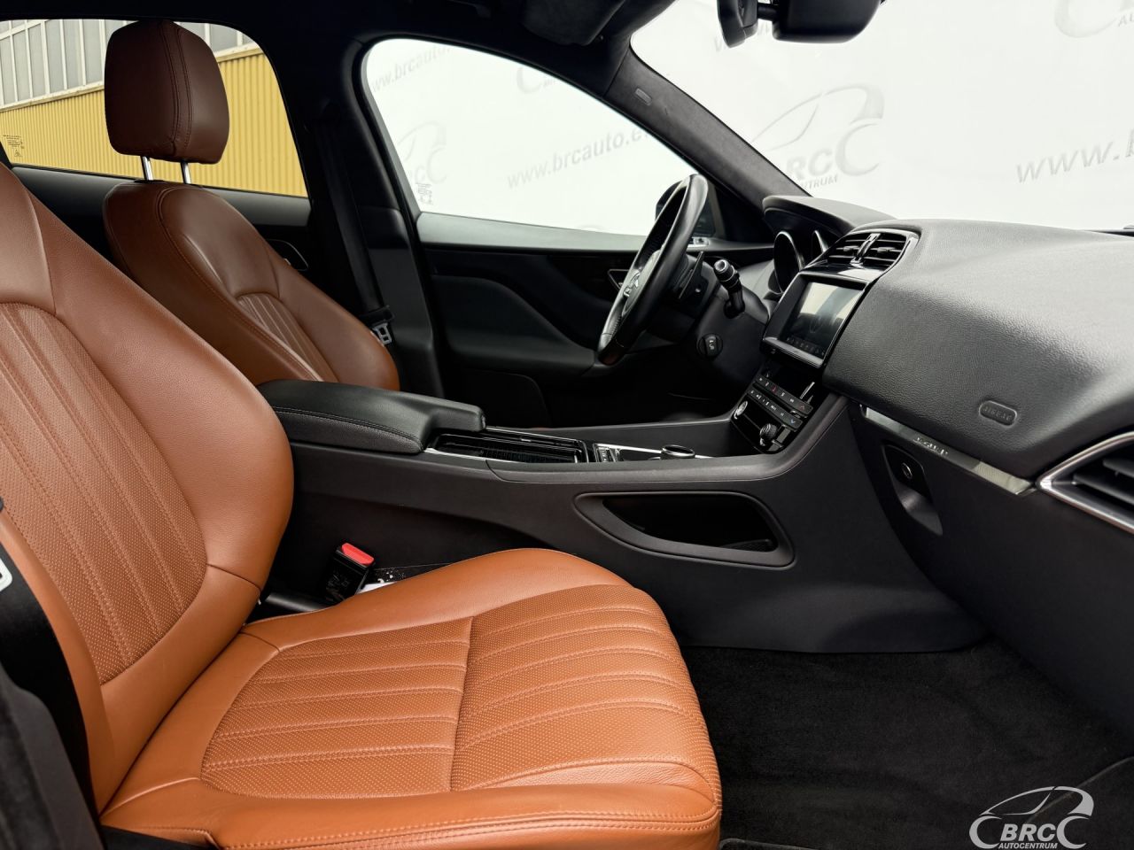 Jaguar F-Pace | 38
