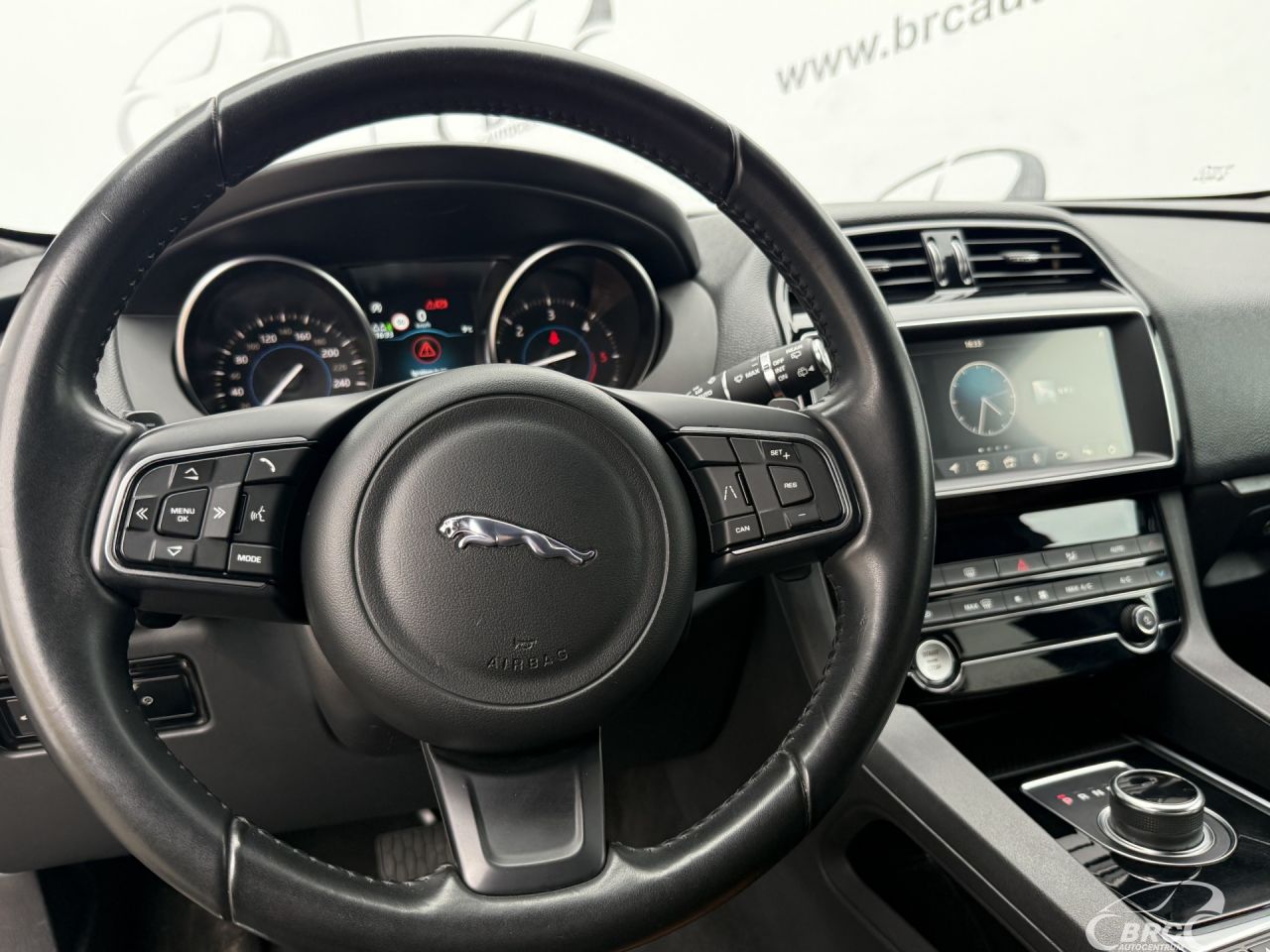 Jaguar F-Pace | 17