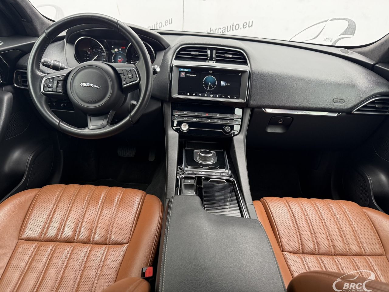 Jaguar F-Pace | 8