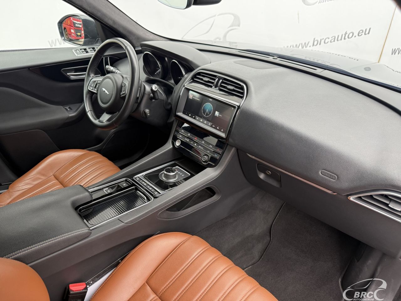 Jaguar F-Pace | 9
