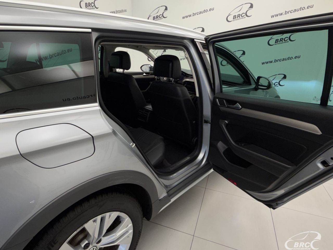 Volkswagen Passat | 12