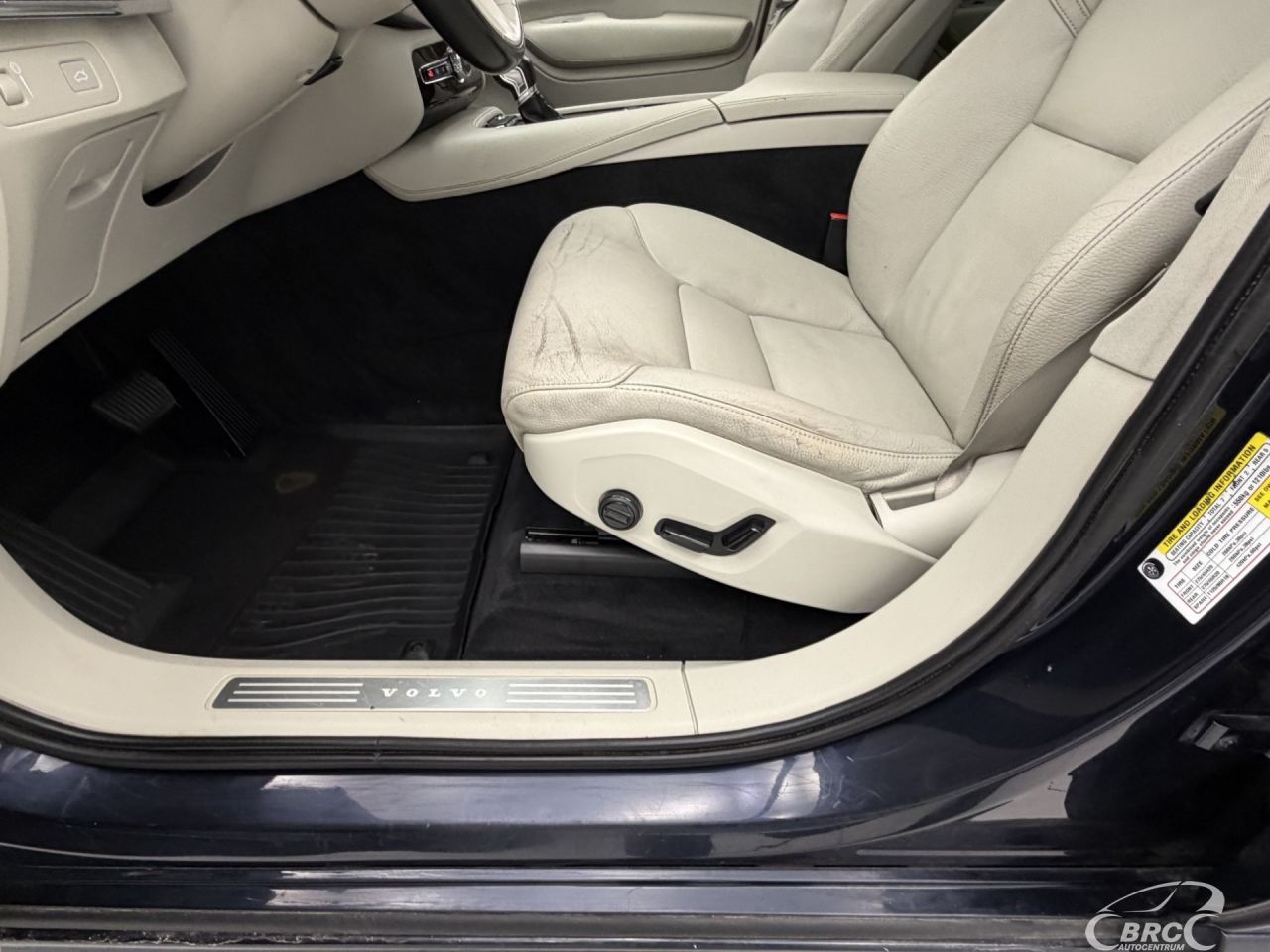 Volvo XC90 | 22