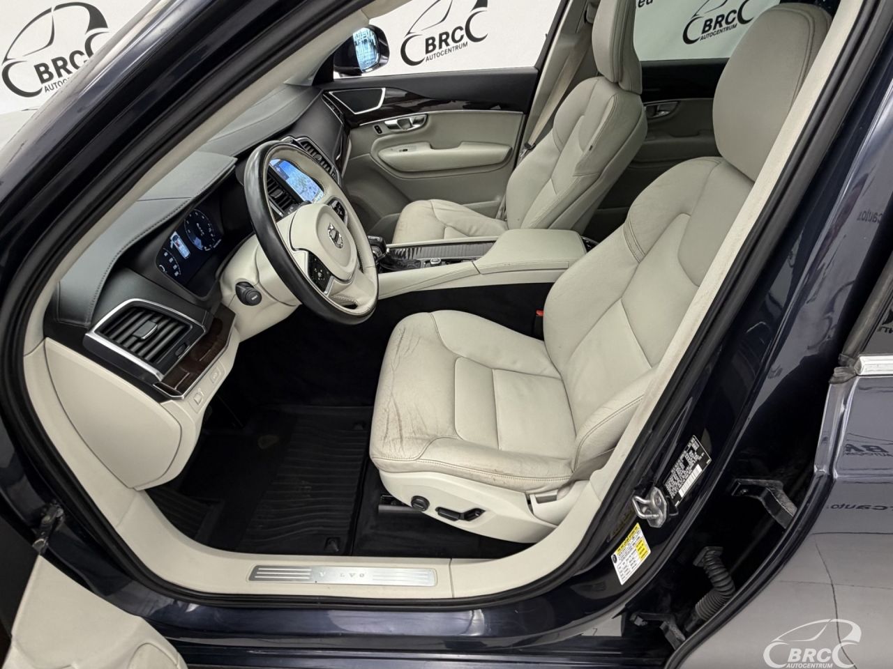 Volvo XC90 | 21