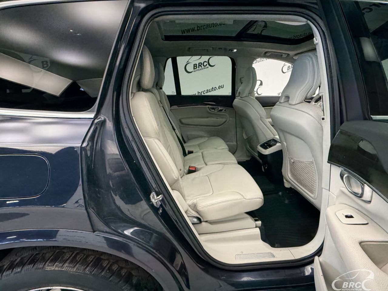 Volvo XC90 | 9