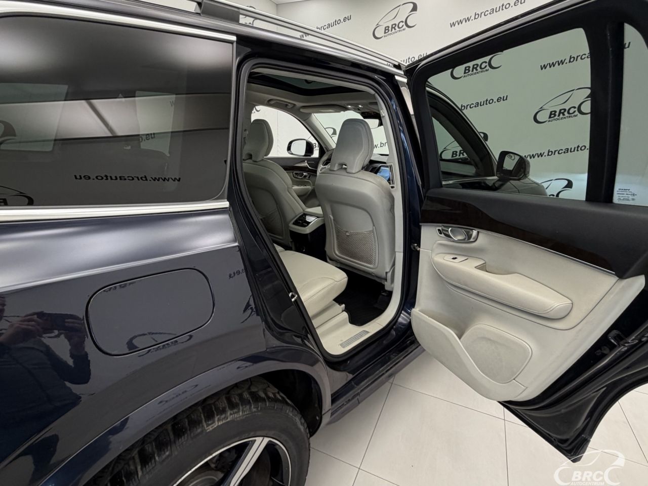 Volvo XC90 | 12