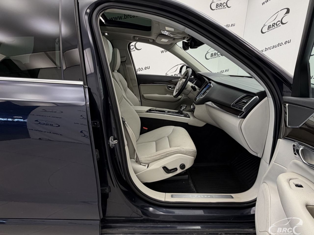 Volvo XC90 | 3