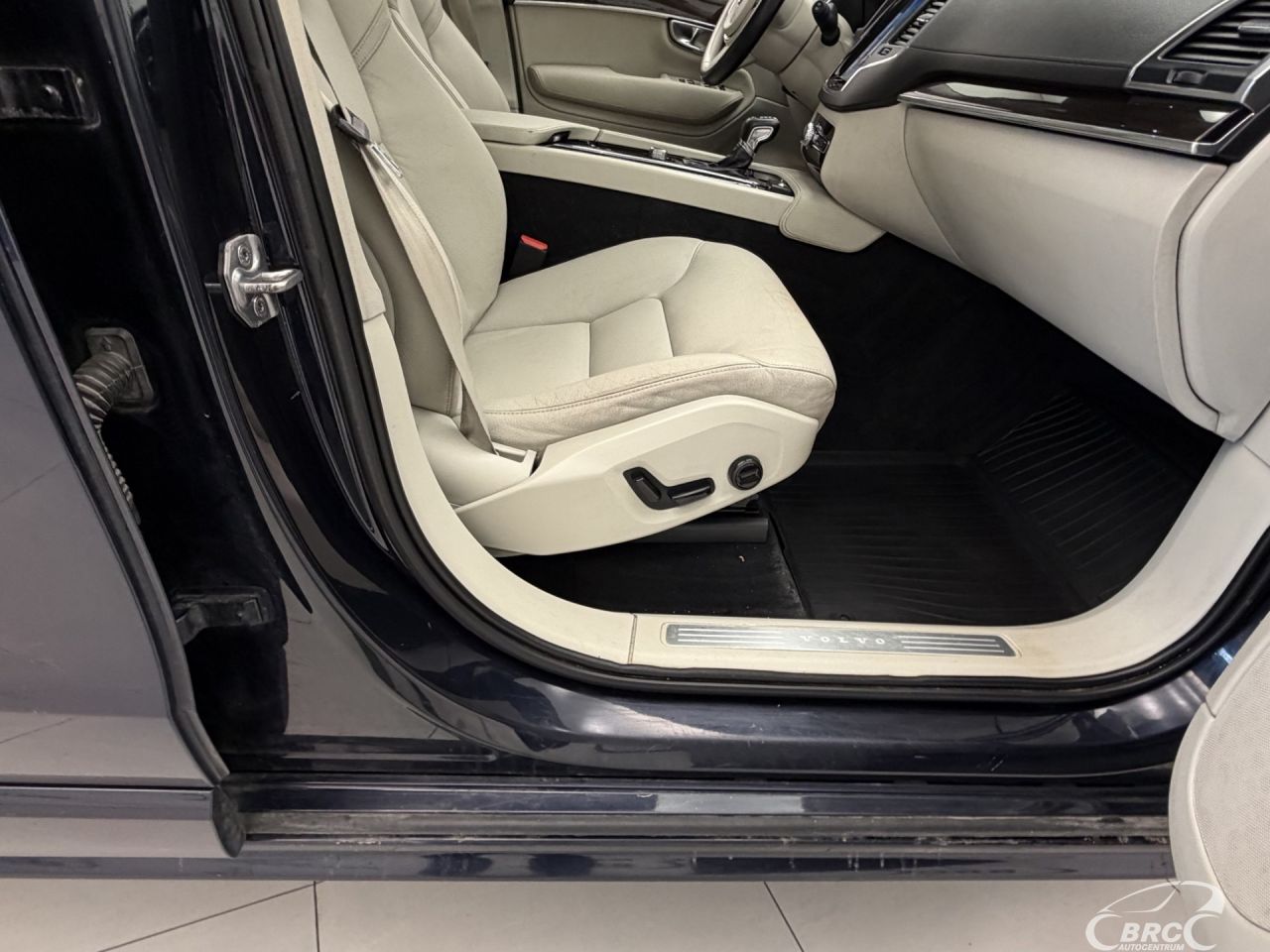 Volvo XC90 | 5