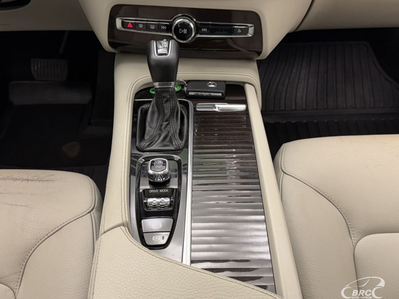 Volvo XC90 | 18