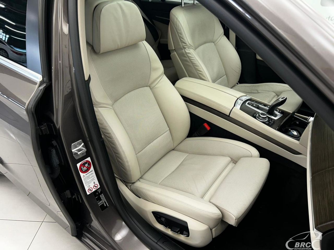 BMW 740 | 24