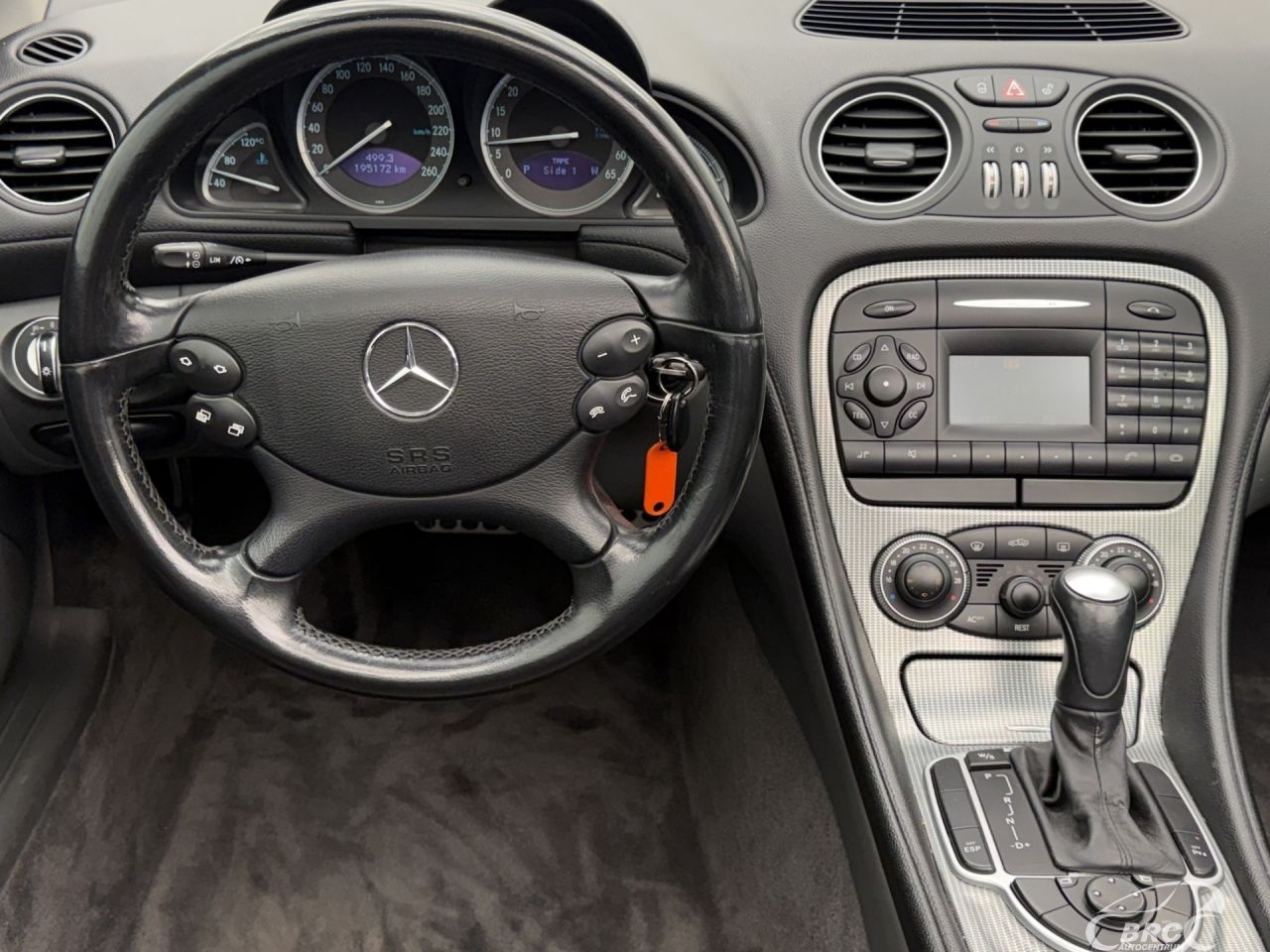 Mercedes-Benz SL350 | 11