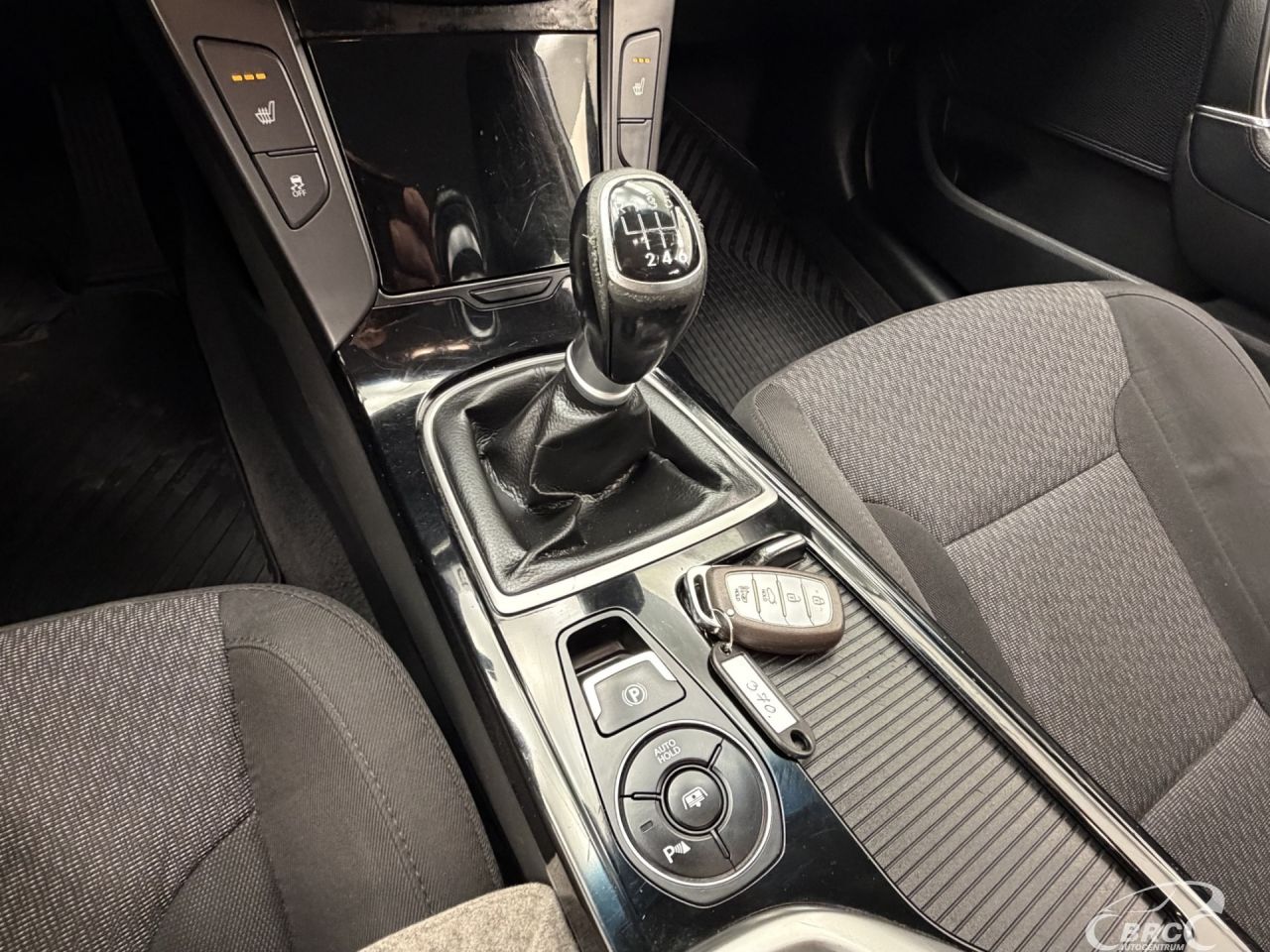 Hyundai i40 | 24