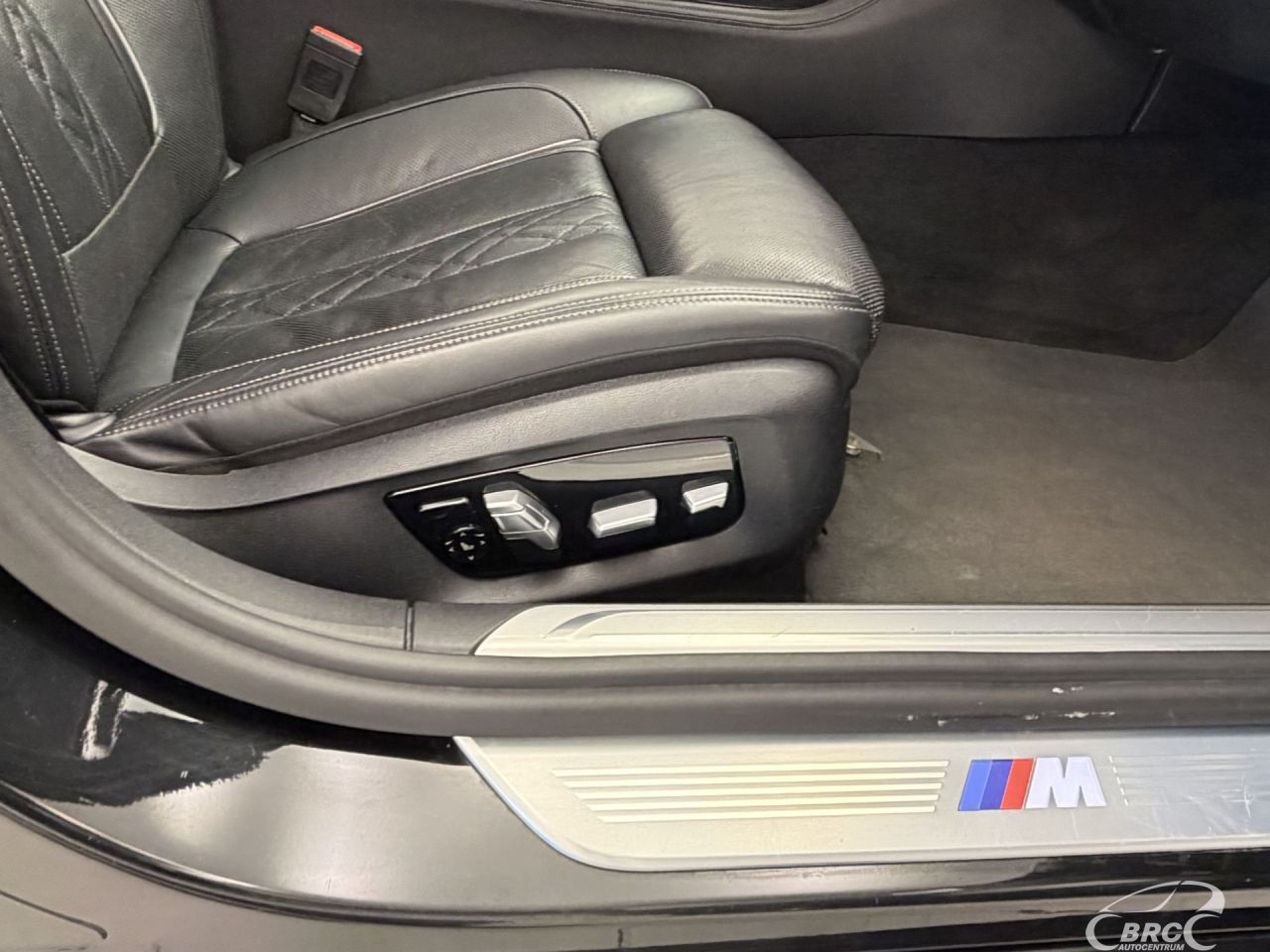 BMW 750 | 5