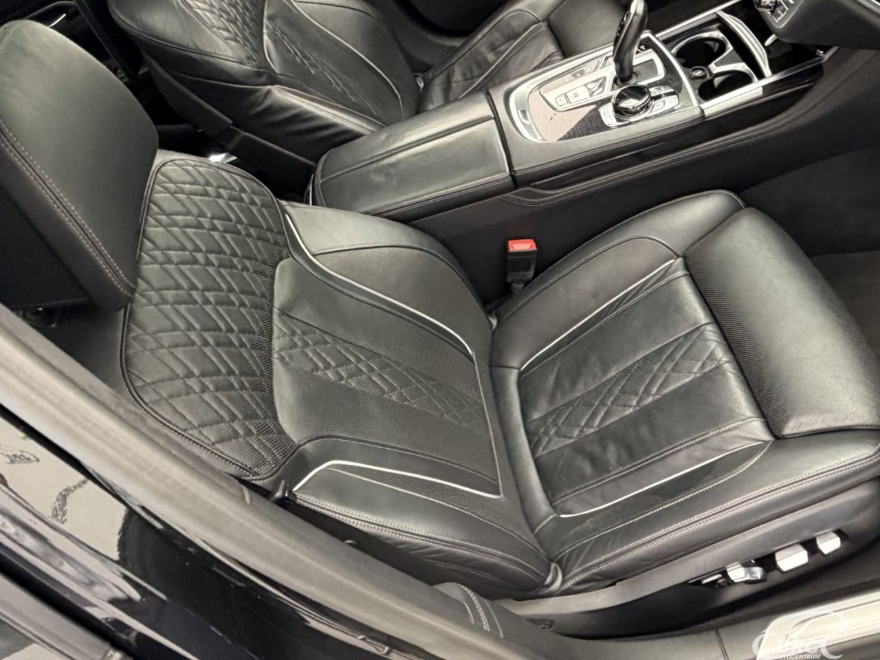 BMW 750 | 4