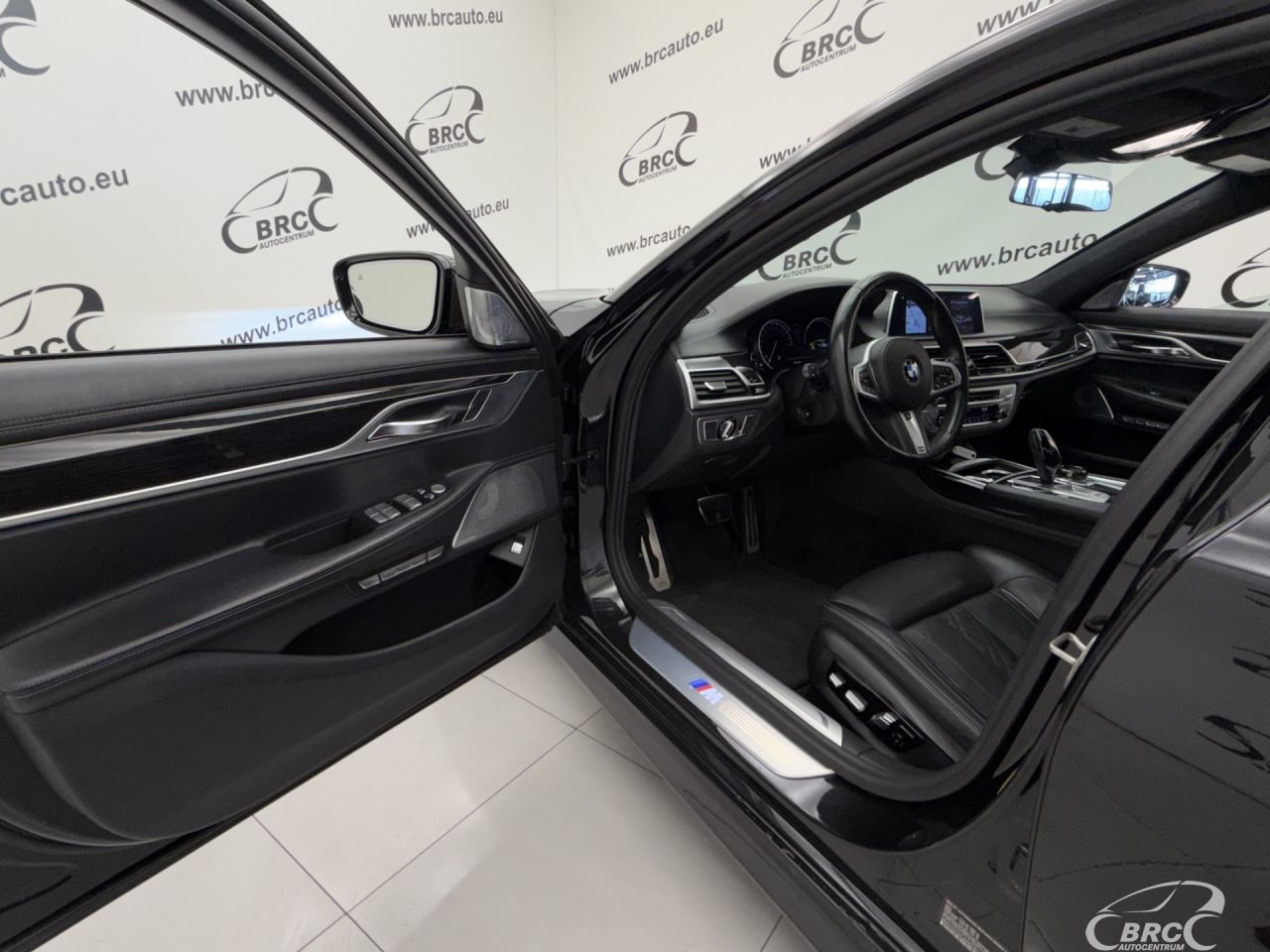 BMW 750 | 25