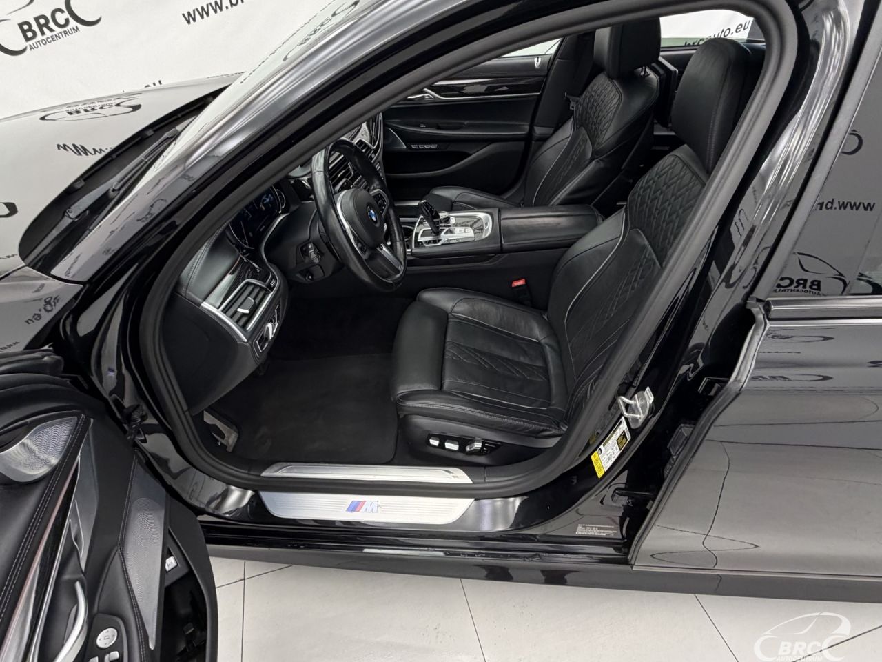 BMW 750 | 27