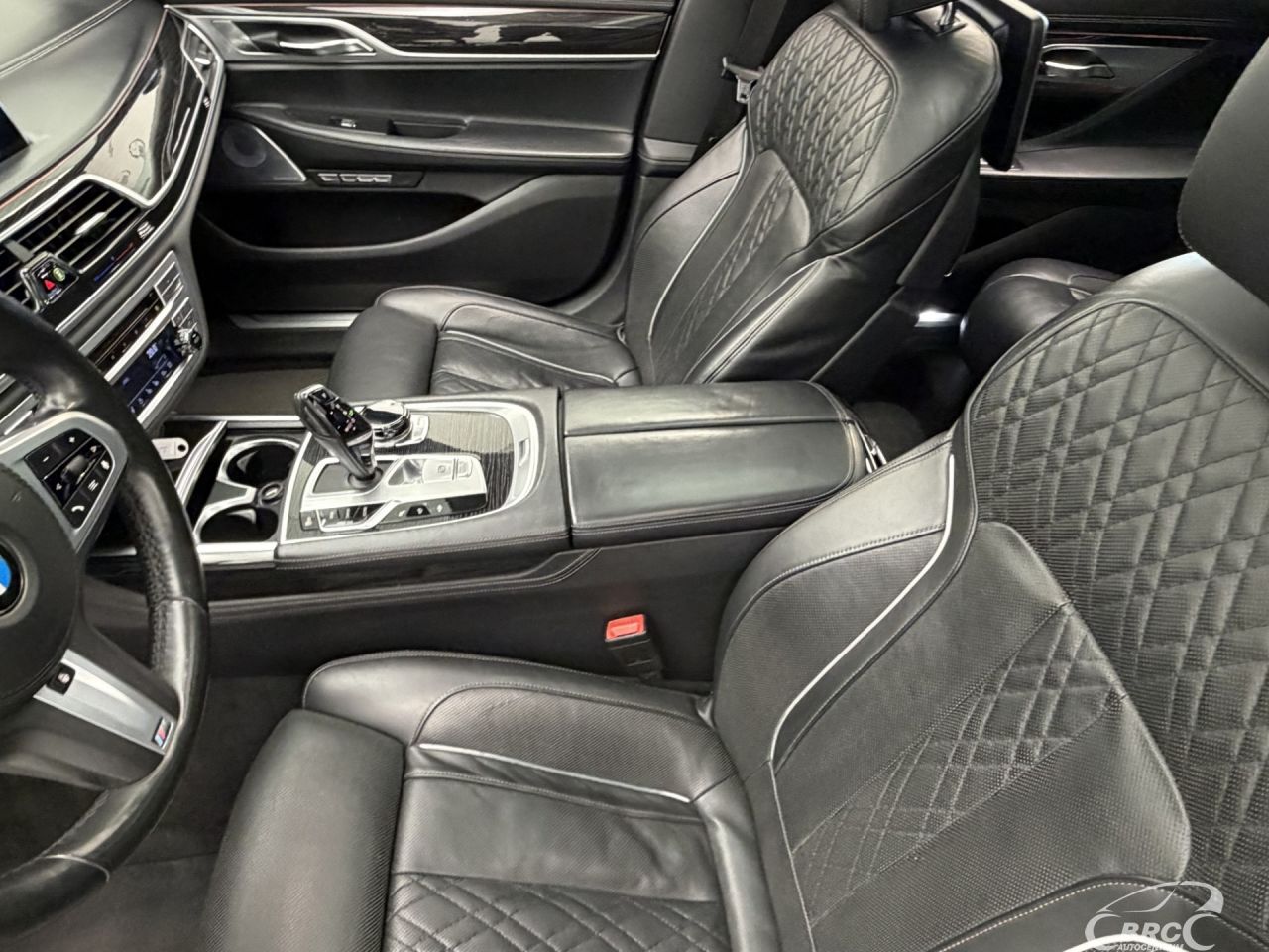 BMW 750 | 29