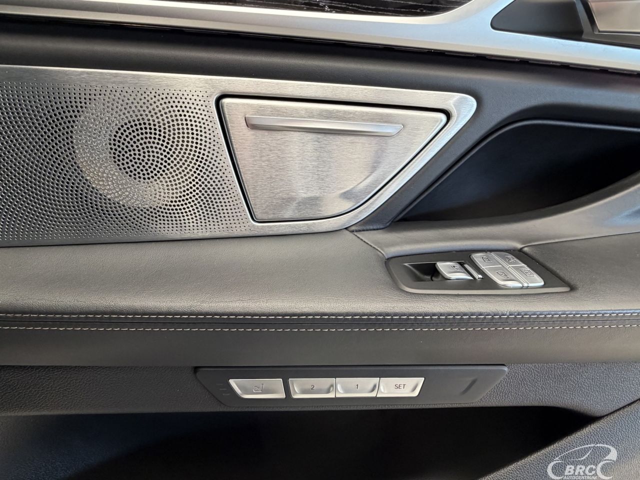 BMW 750 | 14