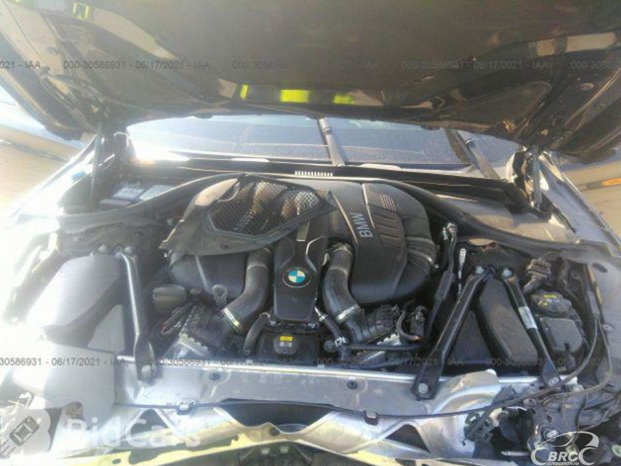 BMW 750 | 61