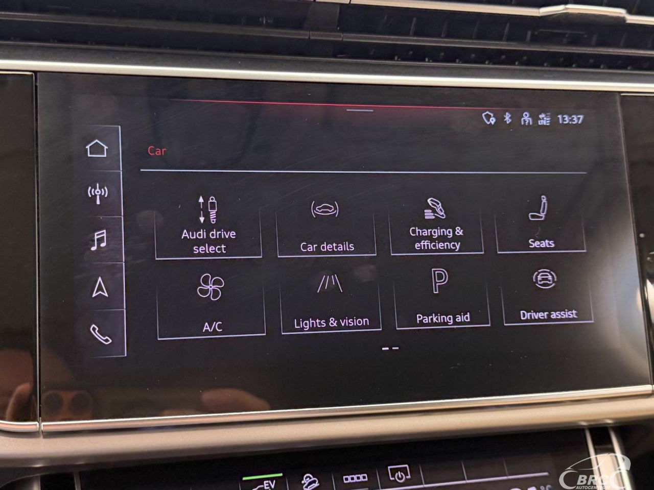 Audi Q7 | 44