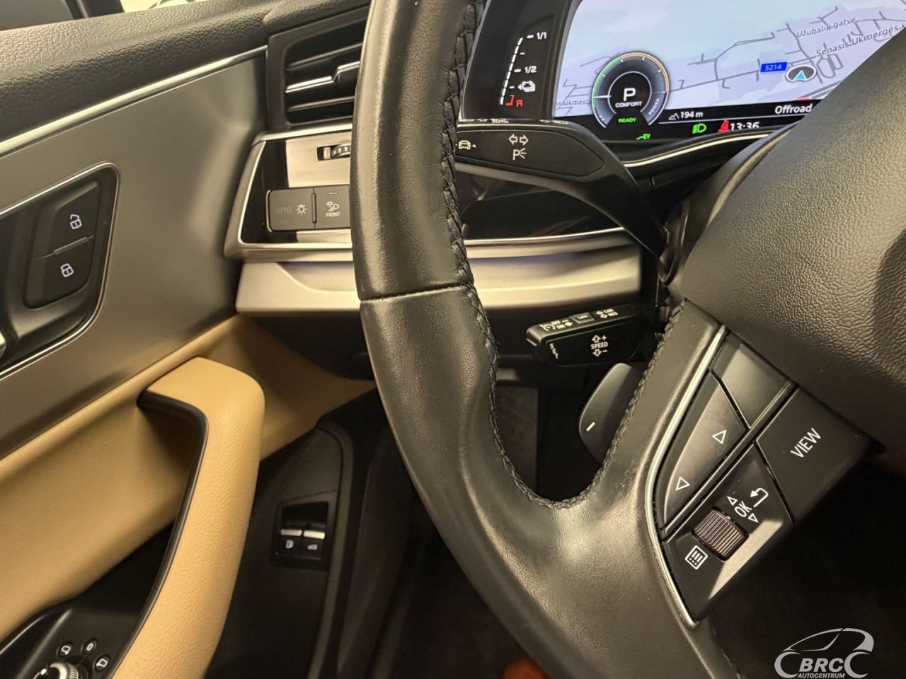 Audi Q7 | 32