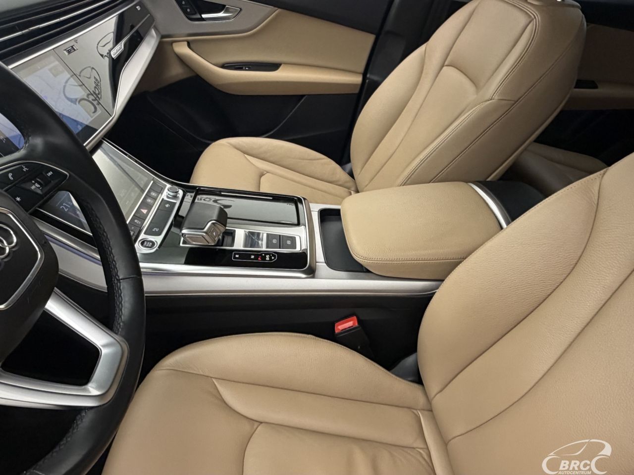 Audi Q7 | 24