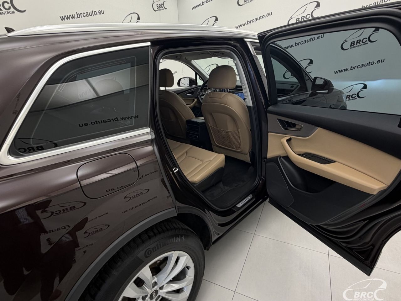Audi Q7 | 12