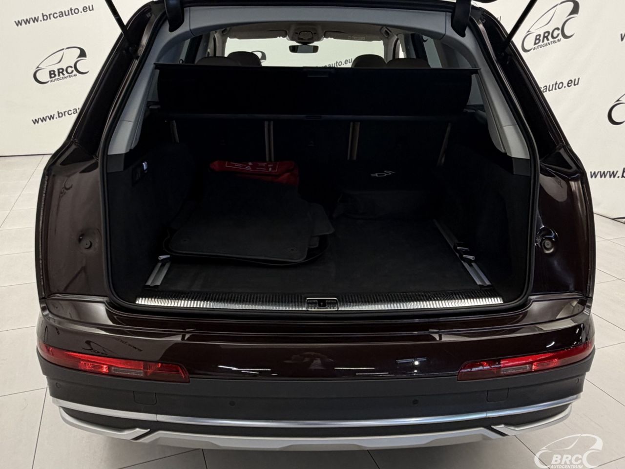 Audi Q7 | 48